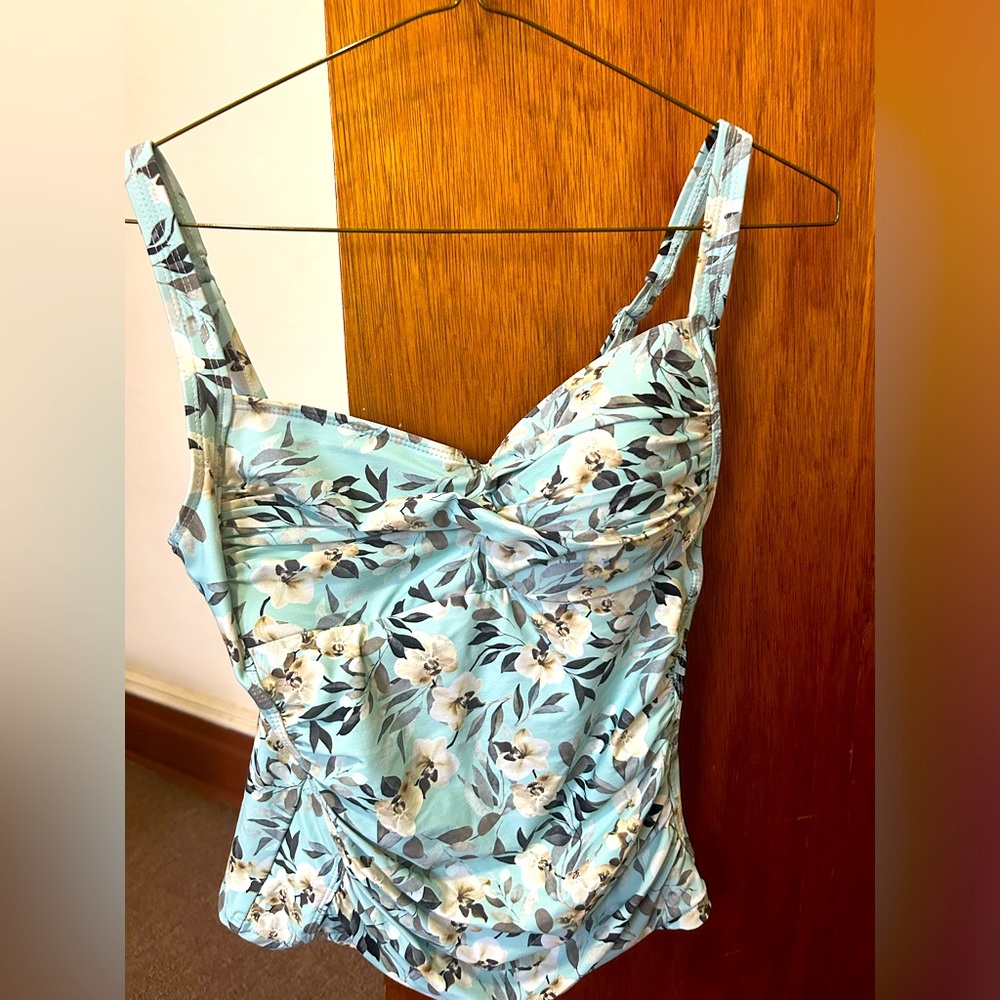 Small size swim top, only wore once